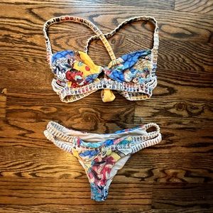 Delmaar swim set. Size small bottoms and size medium top.